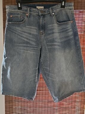 Women's Light Blue Denim Jean Shorts - Classic Mid-Rise